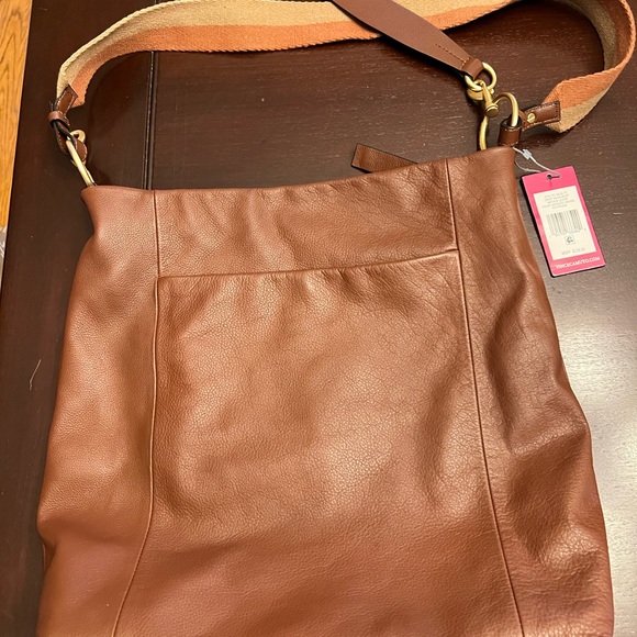 Vincent Camuto chocolate craving leather bag nwt
Suede inside.
Gorgeously soft - Picture 3 of 5